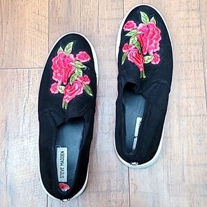Steve Madden women's embroidered shoes size 10